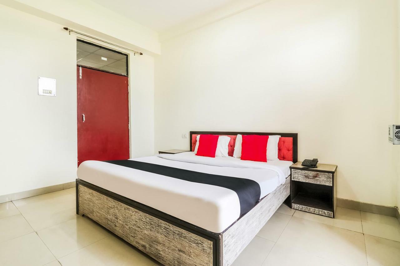 Capital O 60233 Brij Ki Rasoi Deluxe Ξενοδοχείο Λάκναου Εξωτερικό φωτογραφία