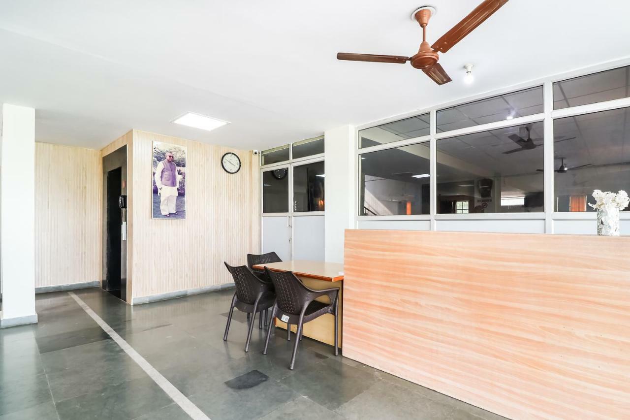 Capital O 60233 Brij Ki Rasoi Deluxe Ξενοδοχείο Λάκναου Εξωτερικό φωτογραφία