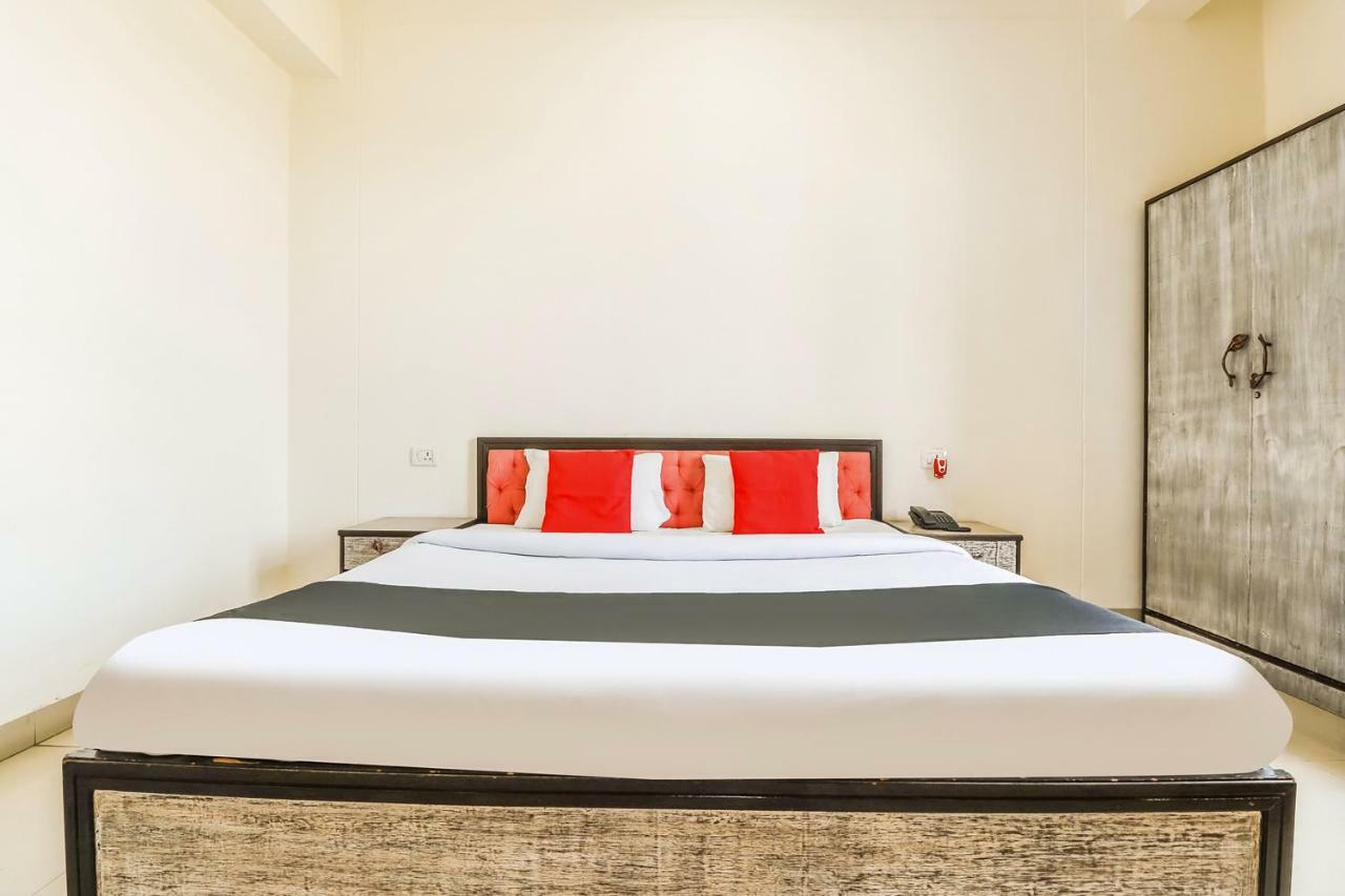 Capital O 60233 Brij Ki Rasoi Deluxe Ξενοδοχείο Λάκναου Εξωτερικό φωτογραφία
