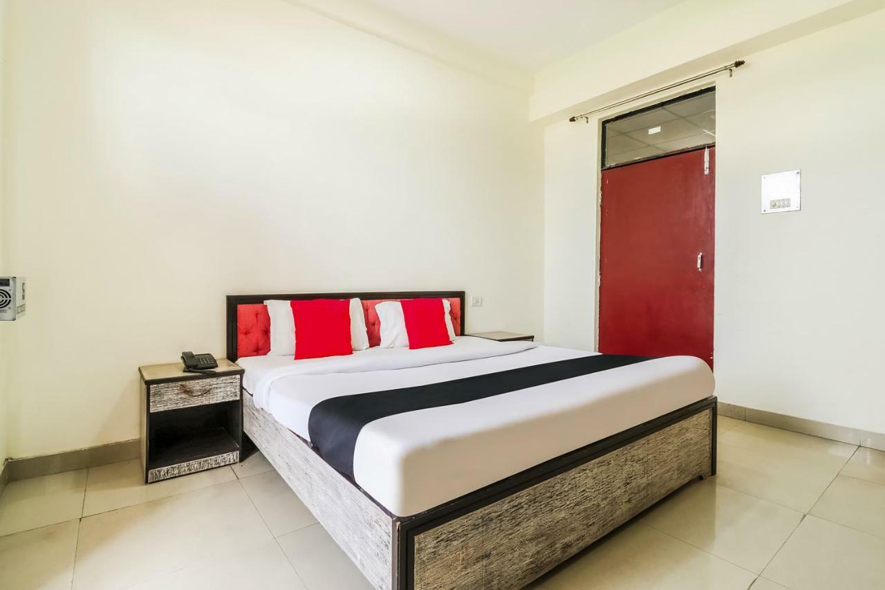 Capital O 60233 Brij Ki Rasoi Deluxe Ξενοδοχείο Λάκναου Εξωτερικό φωτογραφία